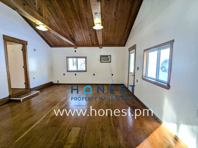 Building Photo - 9 Lexi Ln