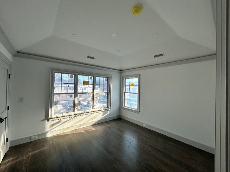 Building Photo - 7 Victoria Ln