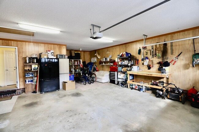 Building Photo - 4525 Excursion Dr