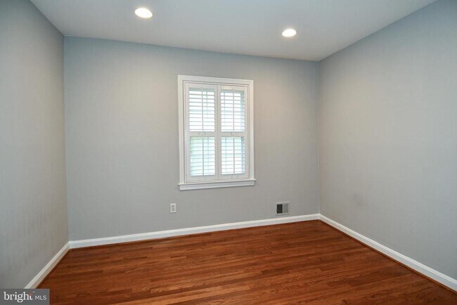 Building Photo - 4100 Dewmar Ct