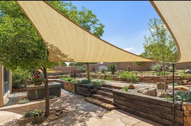Building Photo - 10 Monte Alto Pl
