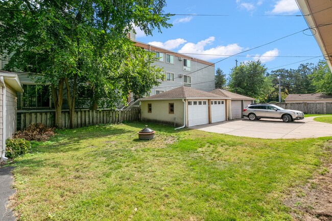 Building Photo - 3543 Holmes Ave S