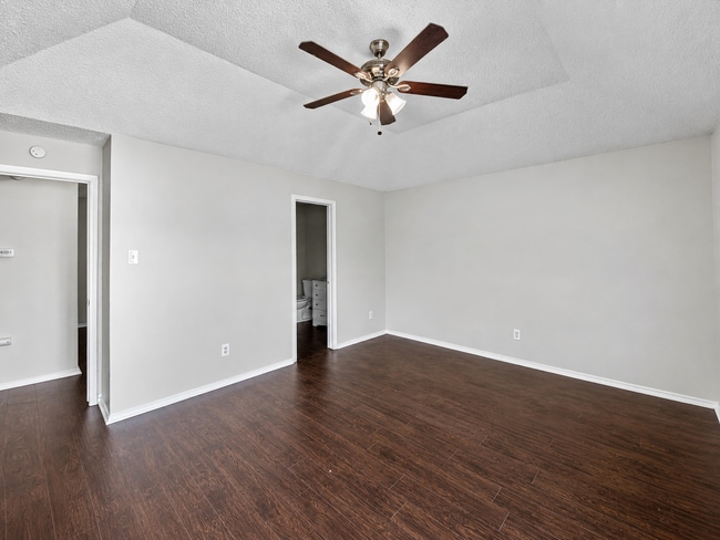 Building Photo - Spacious, Updated Townhome in Garland