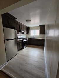 Building Photo - 2525 Pearsall Ave
