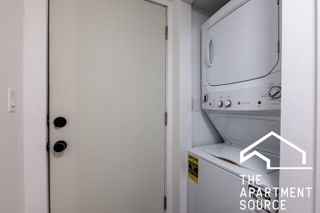 Building Photo - 1841 N Kedzie Ave