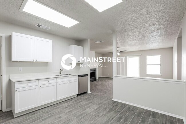 Building Photo - 3 Bedroom Pet-Friendly Home in CONVERSE, TX with Main Street Renewal