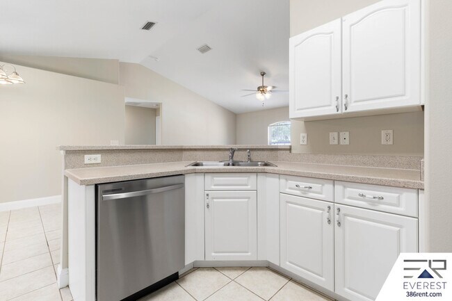 Building Photo - 30 Red Mill Dr