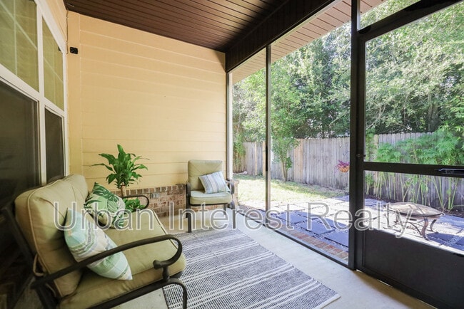 Building Photo - 96 Benton Blvd