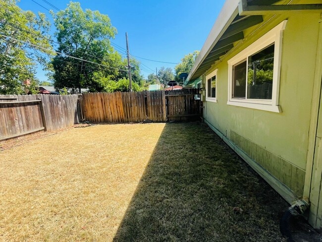 Building Photo - 4908 Orchid Way
