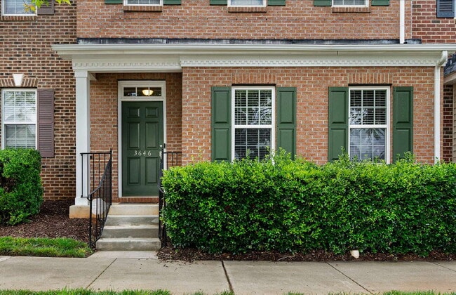 Building Photo - Charming 3-Bed/3.5 Bath Townhouse with 211...