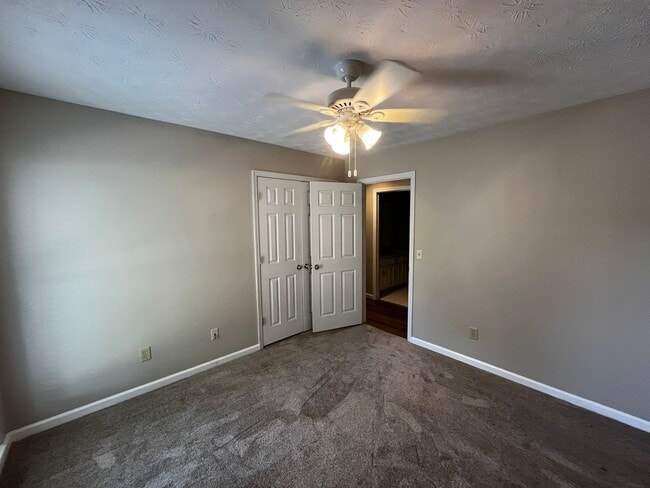 Building Photo - Blending Relaxation & Sophistication to Cr...