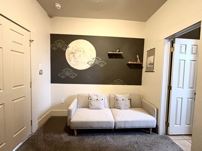 Building Photo - 612 Park St.