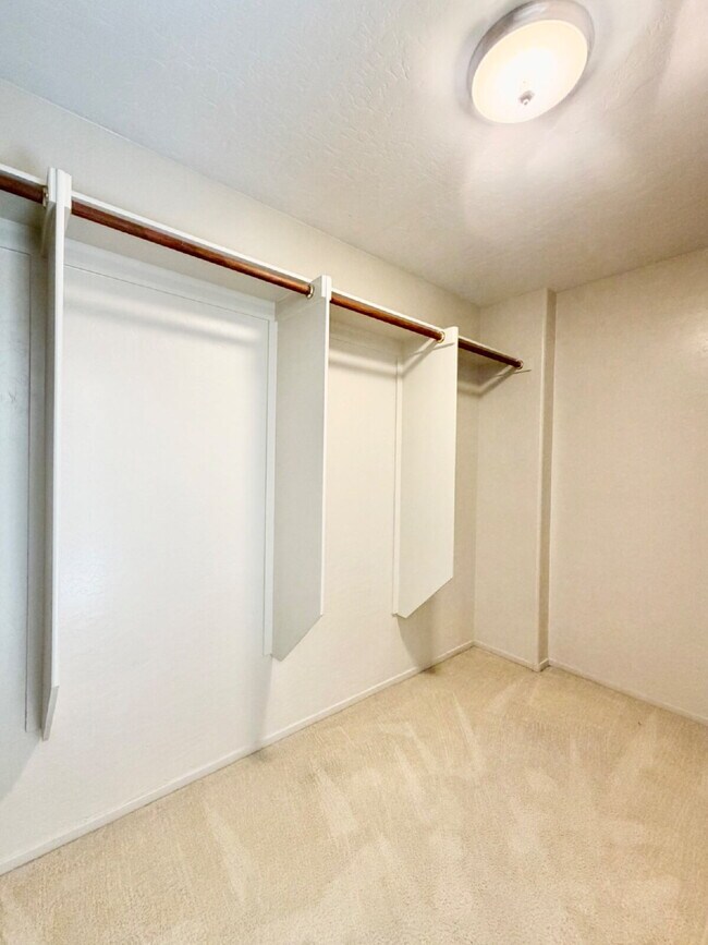 Building Photo - SPACIOUS 3 BEDROOM + LOFT | SILVERSTONE RANCH | GILCREASE ORCHARD VIEWS