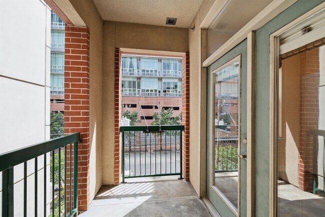 Building Photo - 300 St Joseph Pkwy