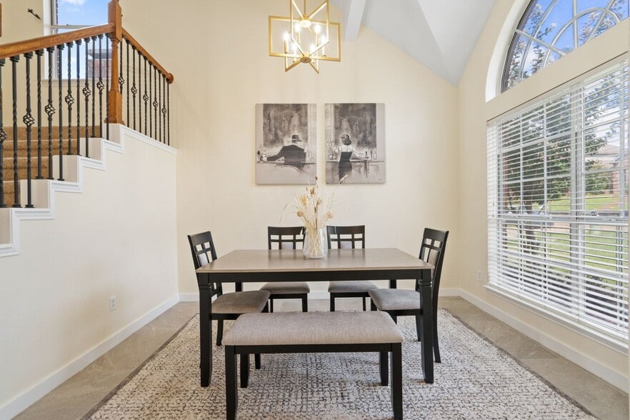 Building Photo - 1339 Barclay Dr