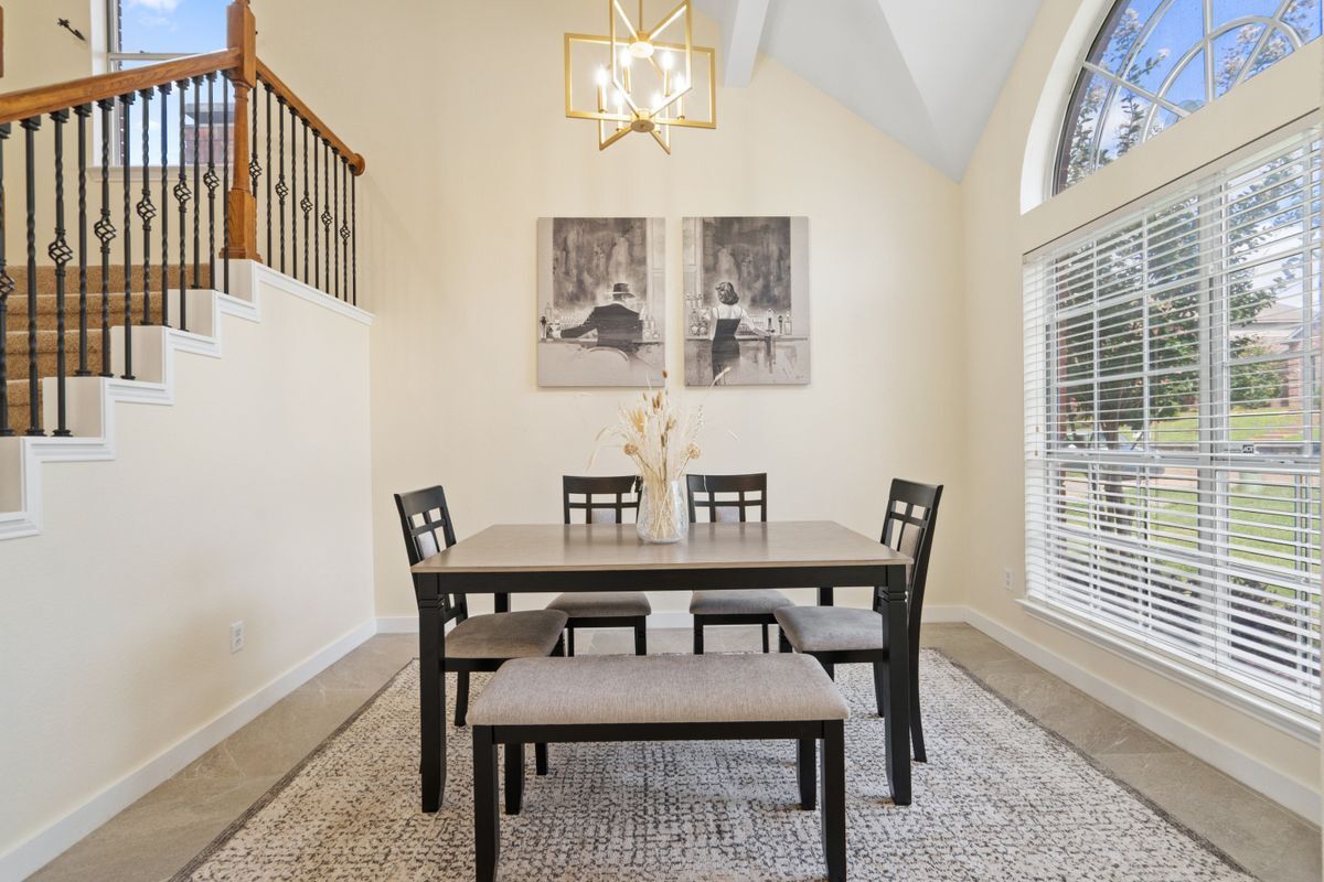 Building Photo - 1339 Barclay Dr