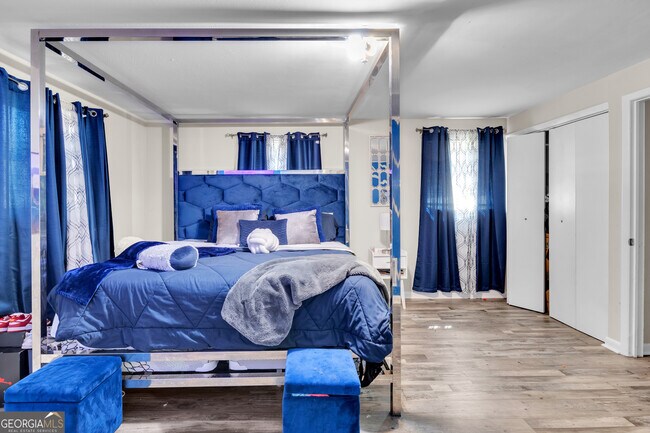 Building Photo - 6575 Hidden Brook Trail