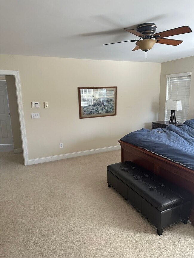 Building Photo - Prime Location, Five Forks! Lease only