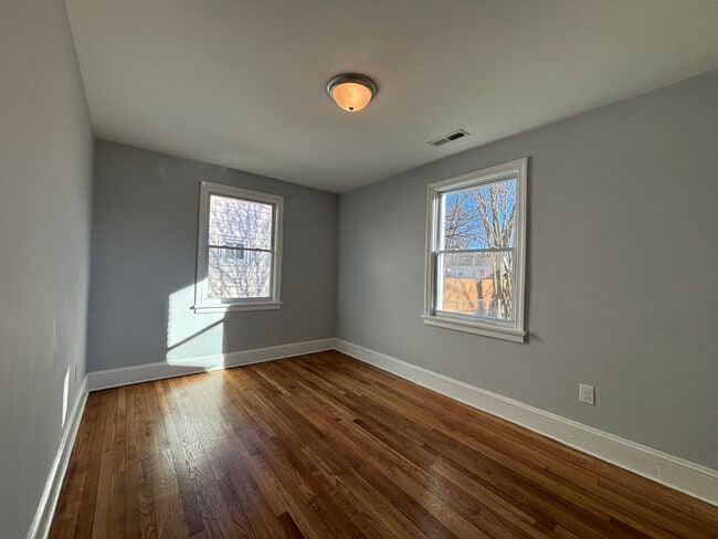 Building Photo - 321 Jefferson Ave