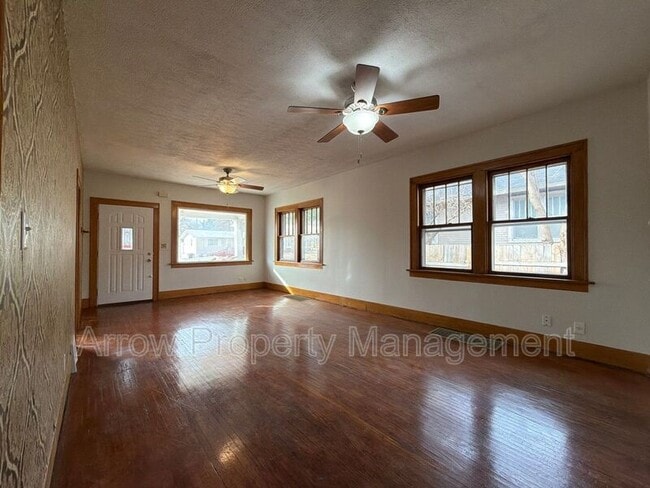 Building Photo - 5318 Stockwell St