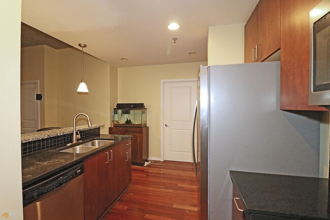 Building Photo - 250 Pharr Rd NE