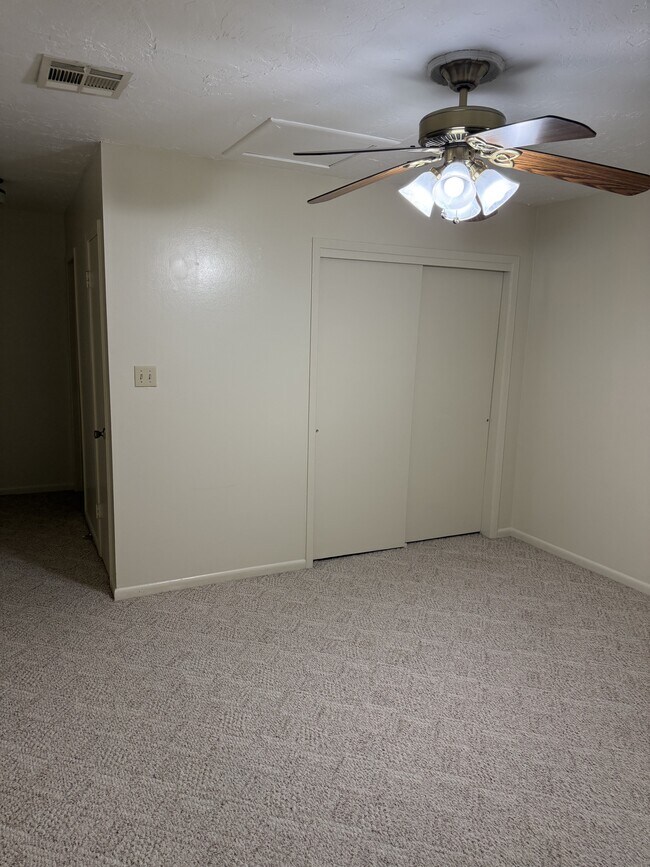 Building Photo - 126 N Meyers Dr