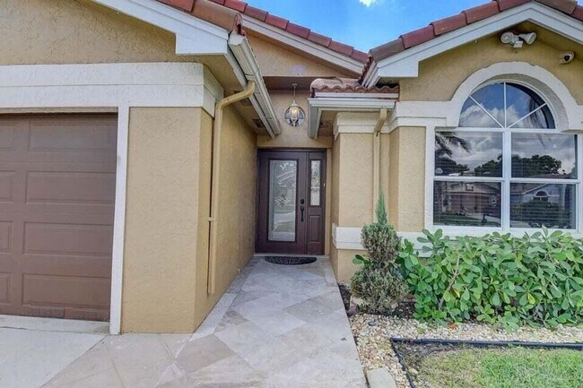 Building Photo - 8561 Tourmaline Blvd