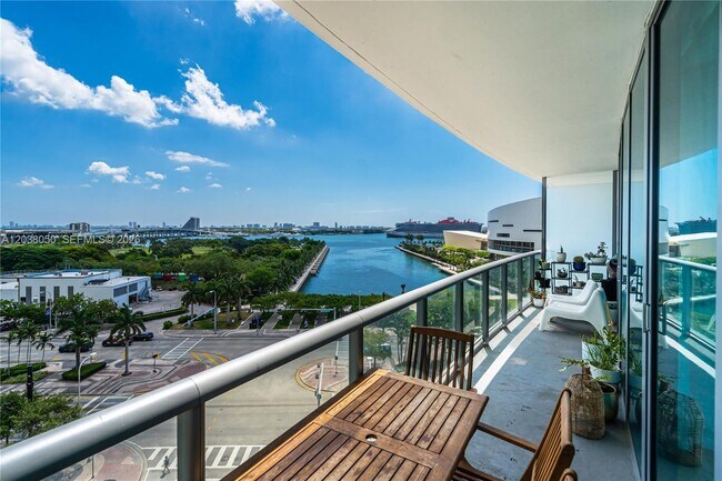 Building Photo - 888 Biscayne Blvd