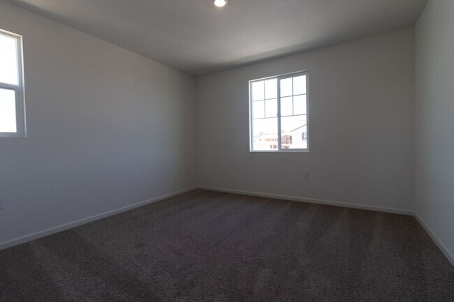 Building Photo - Stunning new home for rent in Manteca!