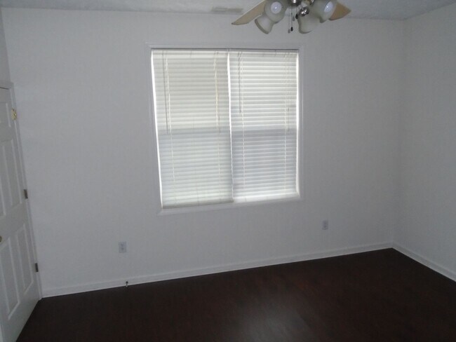 Building Photo - 645 Brandermill Rd