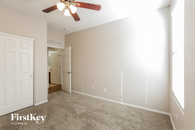 Building Photo - 2155 W Desert Seasons Dr