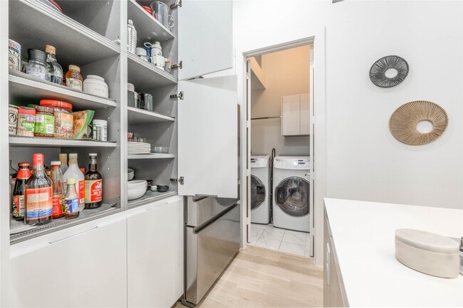 Building Photo - 1141 W 18th St