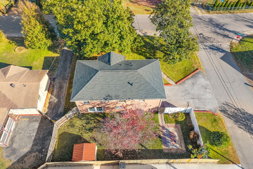 Building Photo - 4807 Jeffery Dr