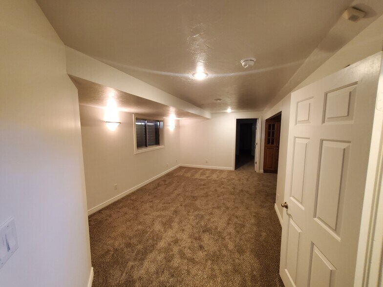 Building Photo - 4785 W Dorilee Dr