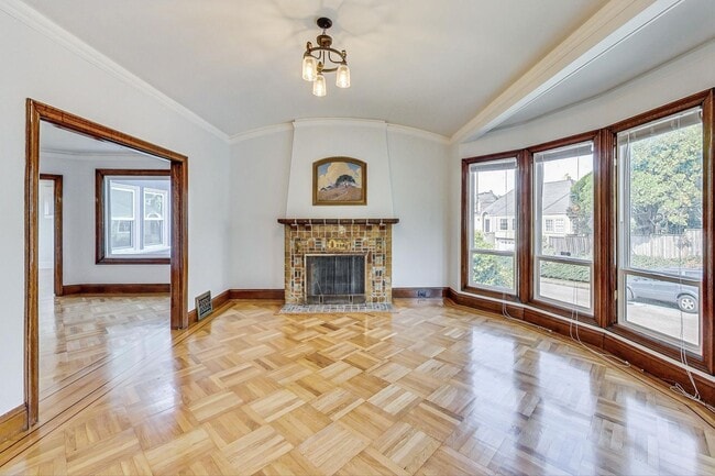 Building Photo - Introducing the Perfect Blend of Elegance and Comfort in San Francisco's Westwood Highlands!