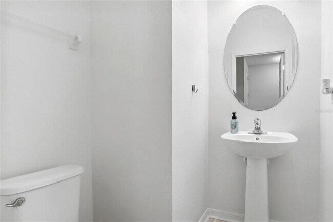 Building Photo - 5732 Skytop Dr