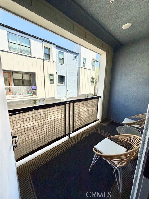 Building Photo - 964 N Divino Privado