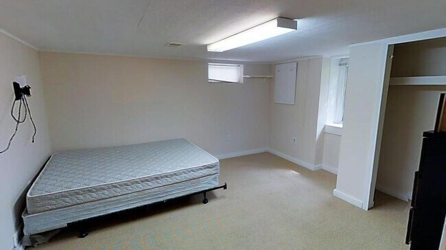 Building Photo - 1501 S State St