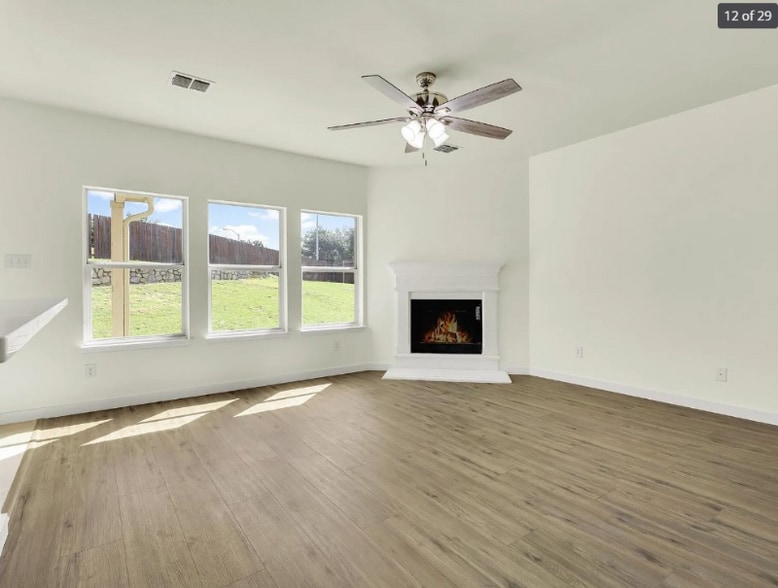 Building Photo - 10421 Trevino Ln