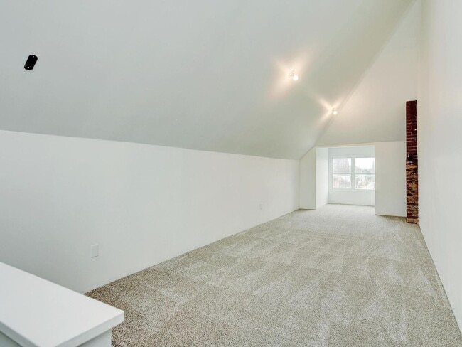 Building Photo - 683-685 South Champion