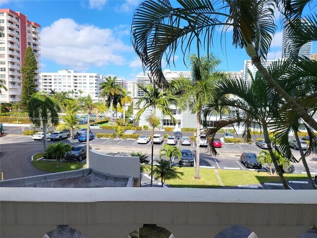 Building Photo - 3181 S Ocean Dr