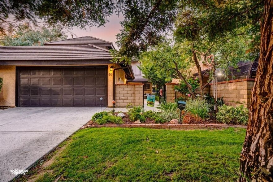 View of the front of the house from the street. - 2323 Easthills Dr
