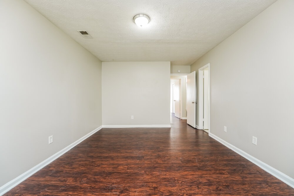 Building Photo - 488 Carillon Ln