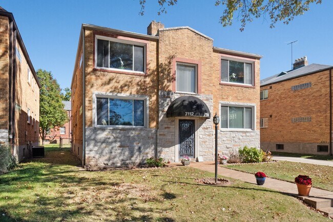 Building Photo - 7112-7114 Jamieson Ave