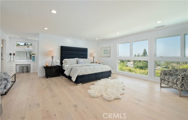 Building Photo - 16449 Tudor Dr