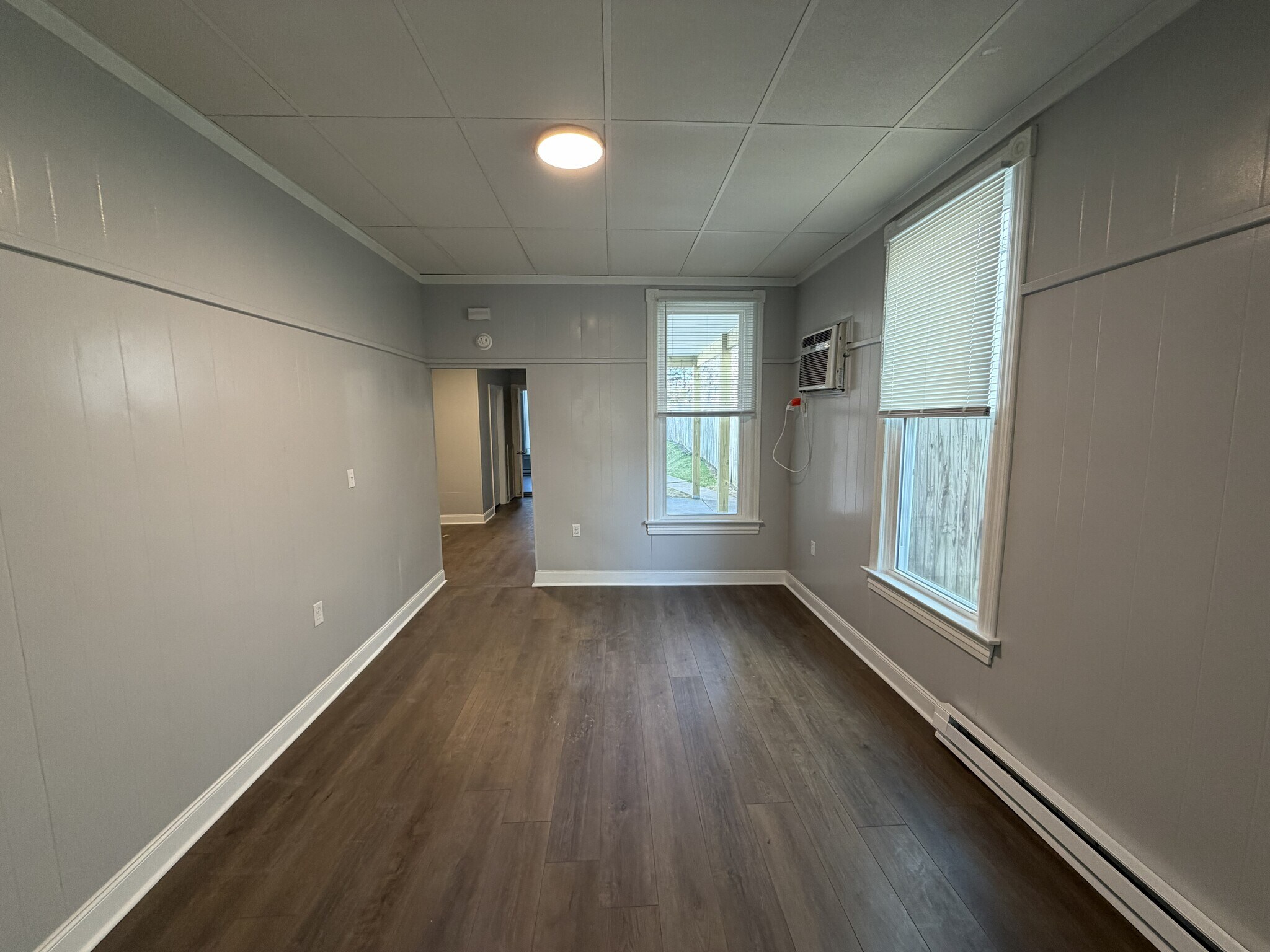 Building Photo - 223 W North St