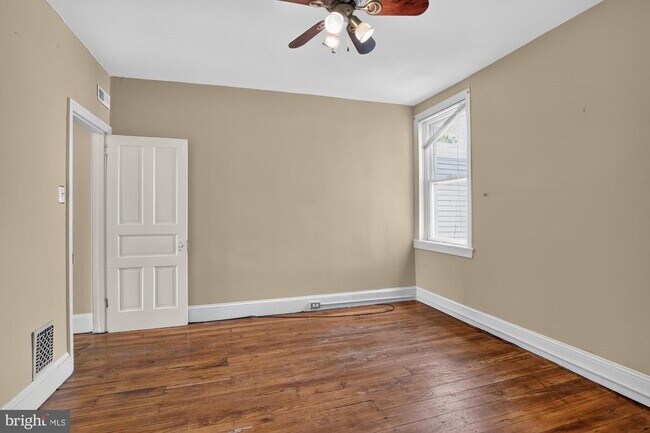 Building Photo - 2228 Taggert St