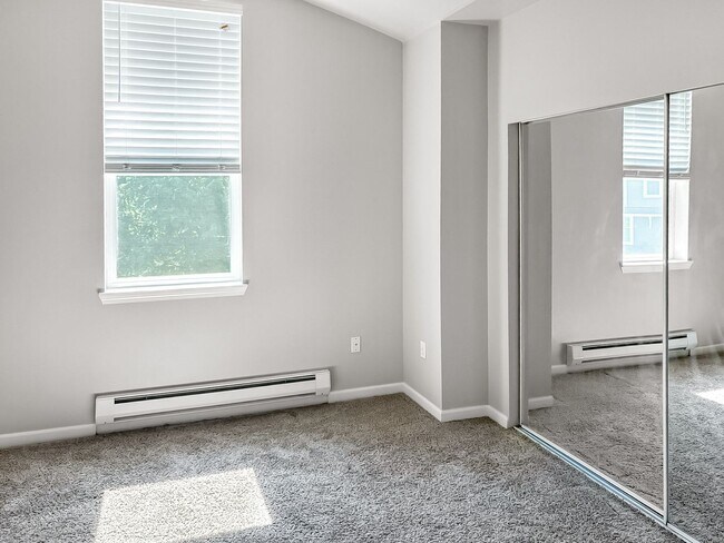 Building Photo - Affordable Bothell Condo