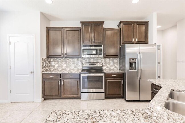 Building Photo - 3215 Oriole Dr