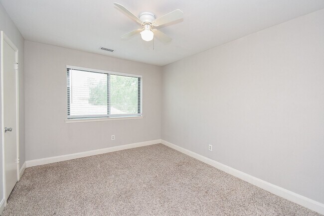 Building Photo - 3030 Great Lakes Ave